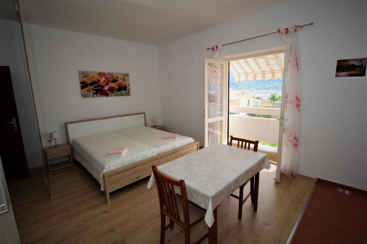 Apartments And Rooms With Parking Space Pag - 13060 파그 외부 사진