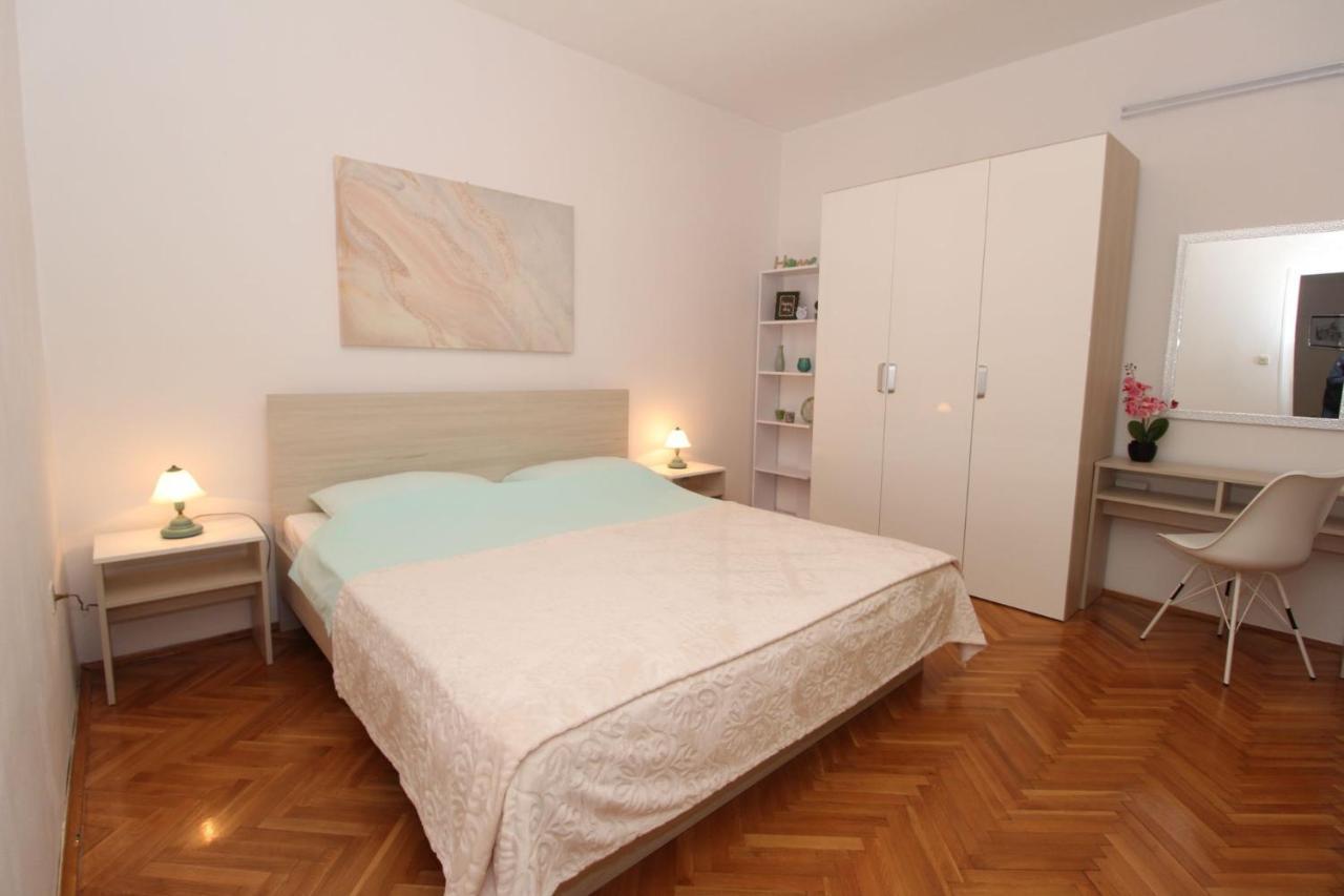 Apartments And Rooms With Parking Space Pag - 13060 파그 외부 사진