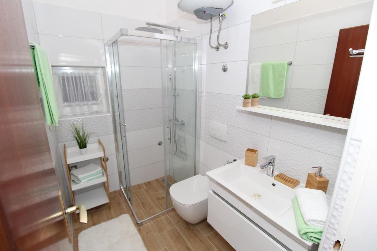 Apartments And Rooms With Parking Space Pag - 13060 파그 외부 사진