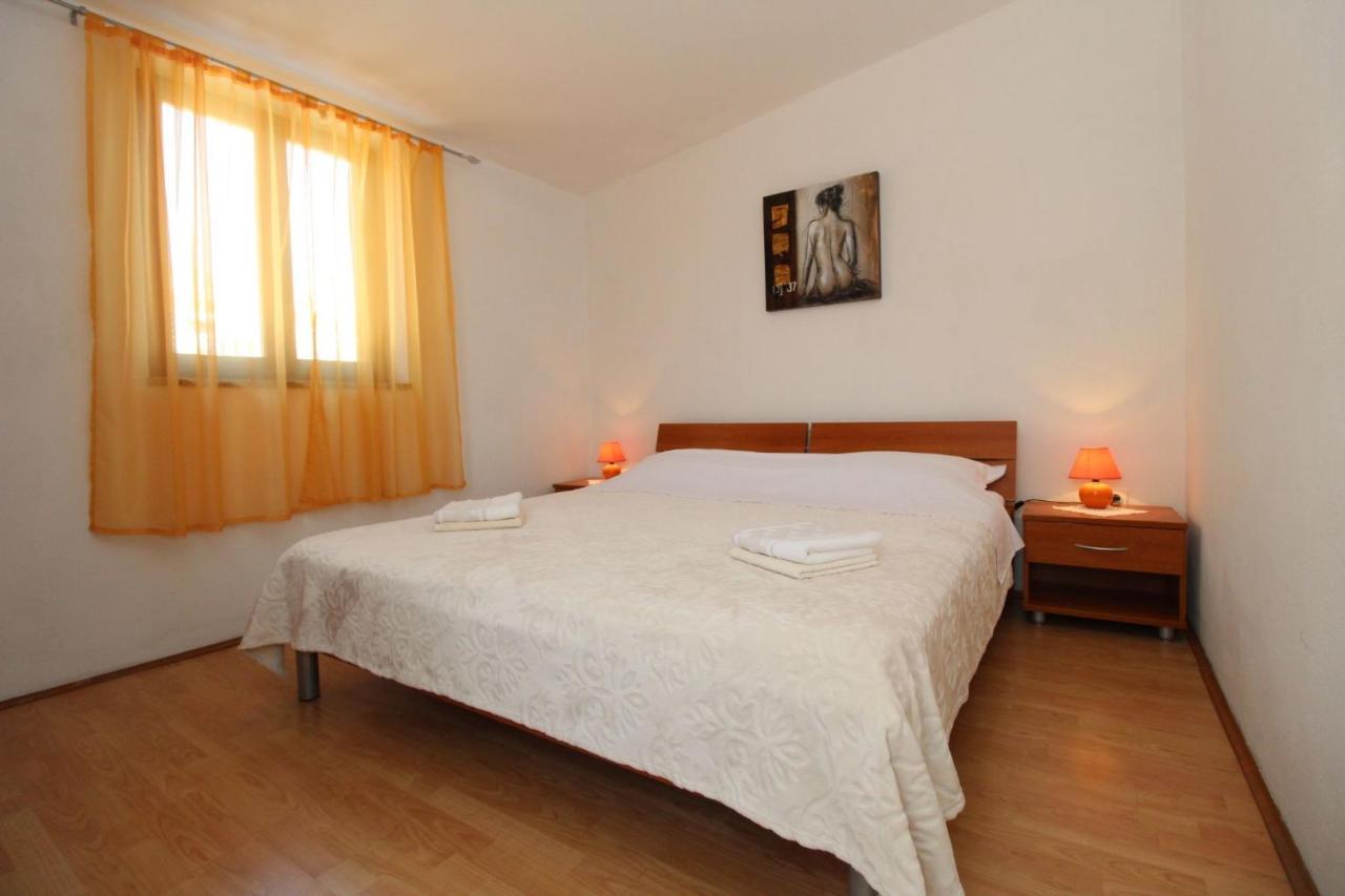 Apartments And Rooms With Parking Space Pag - 13060 파그 외부 사진