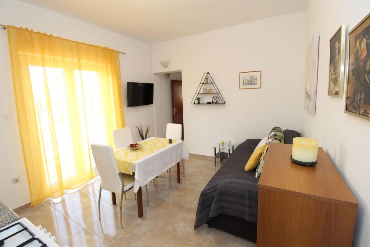 Apartments And Rooms With Parking Space Pag - 13060 파그 외부 사진